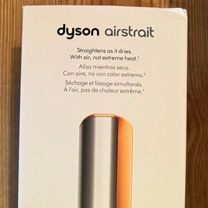 Dyson Airstrait